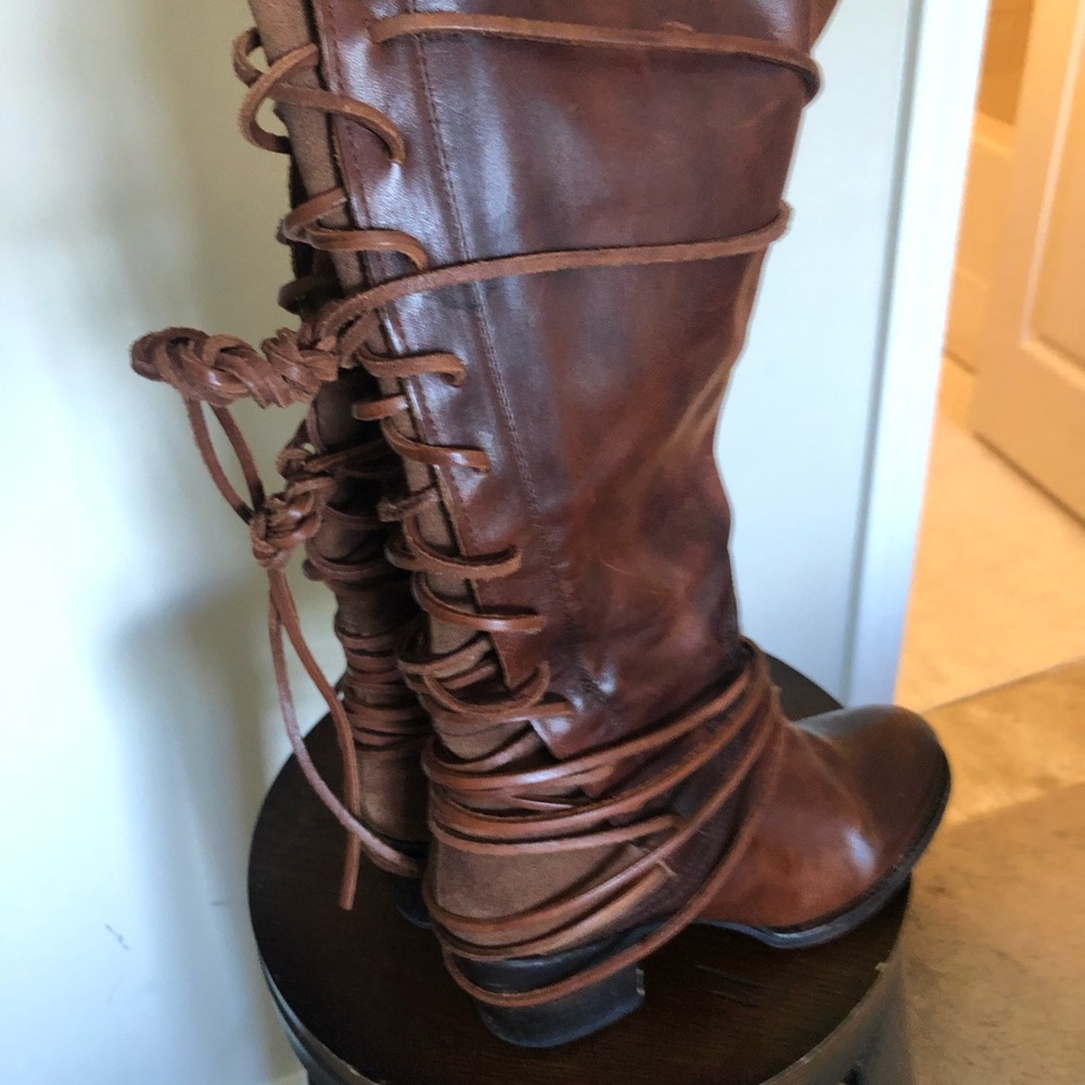 FreeBird by Steve Madden Coal boots Cognac